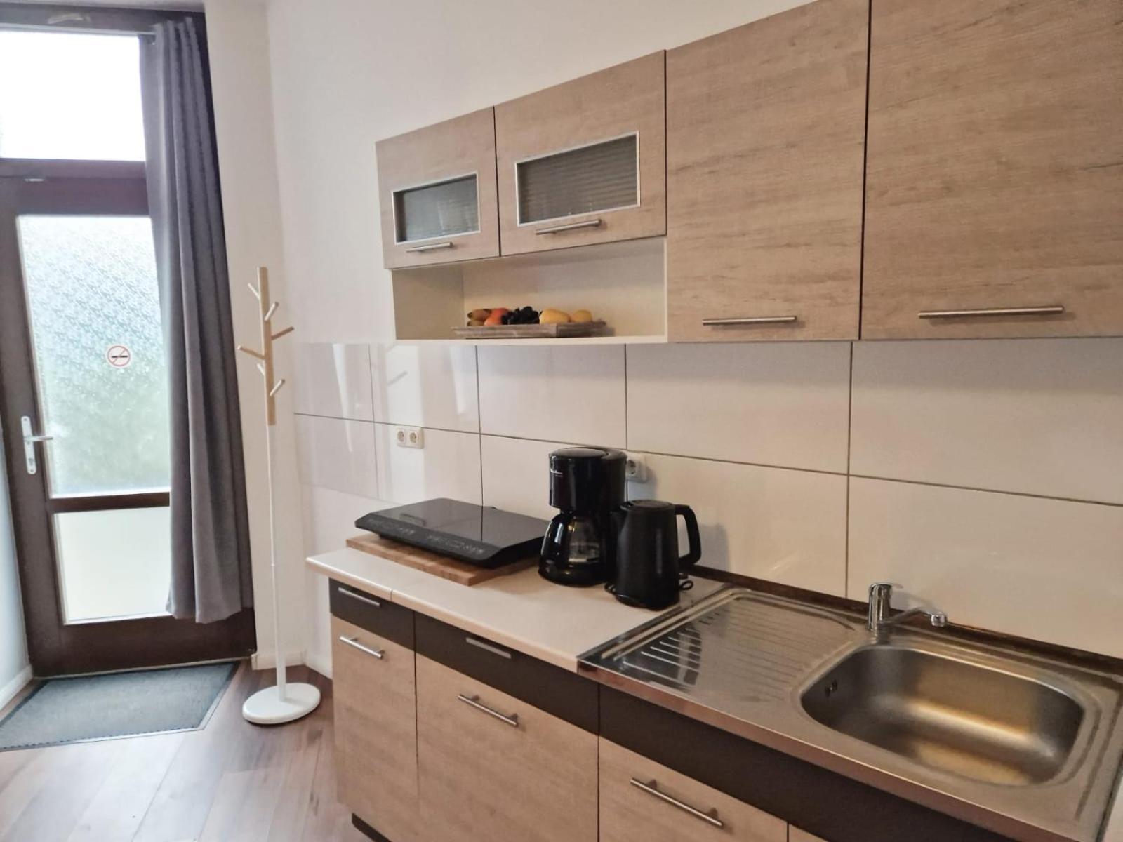 City Studio Apartment For 4, Near Sonnenallee Берлин Екстериор снимка