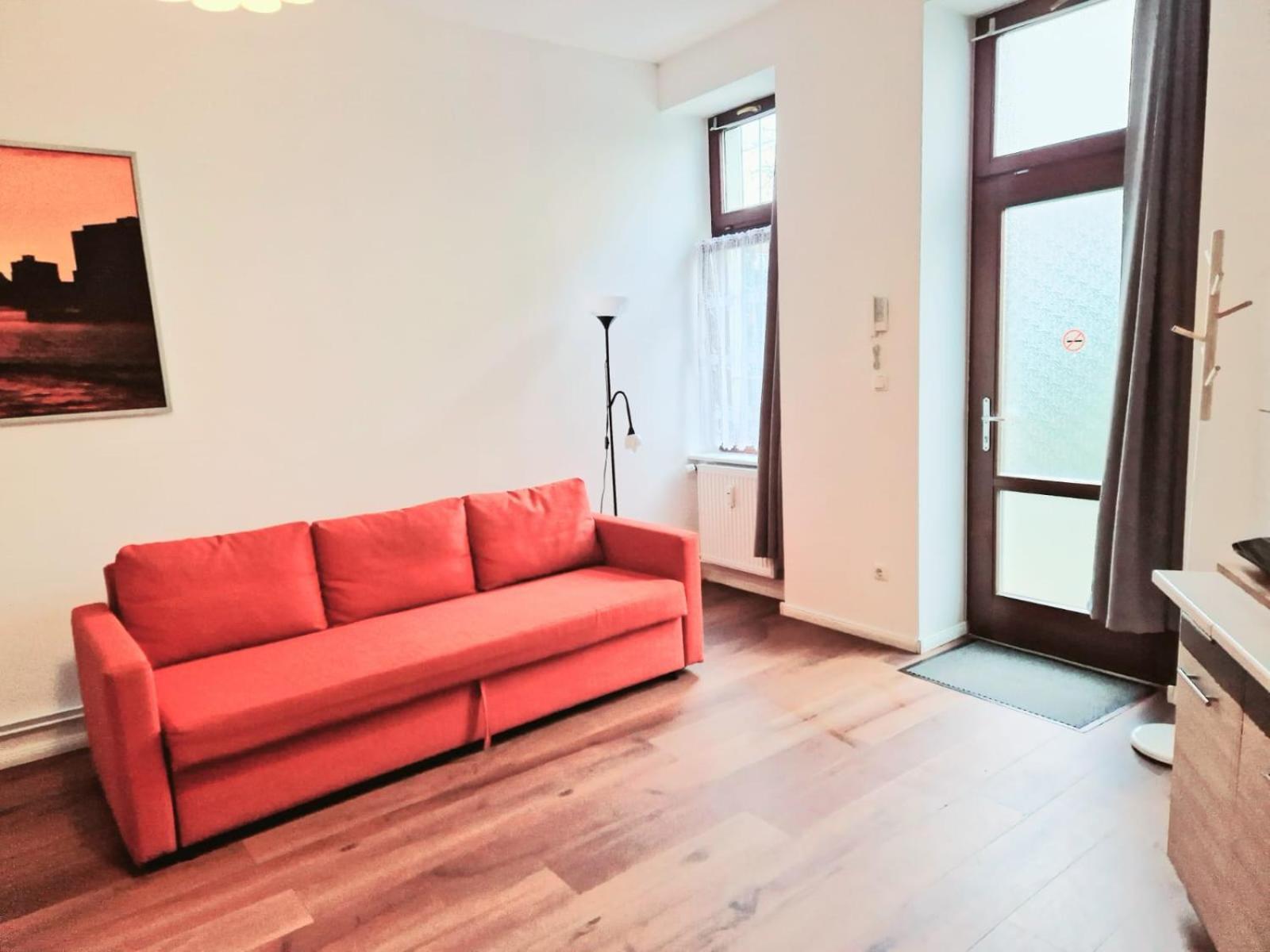 City Studio Apartment For 4, Near Sonnenallee Берлин Екстериор снимка