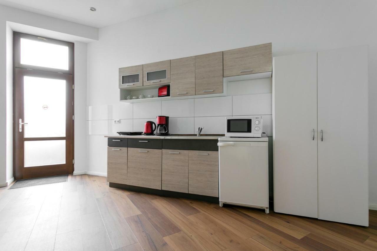City Studio Apartment For 4, Near Sonnenallee Берлин Екстериор снимка